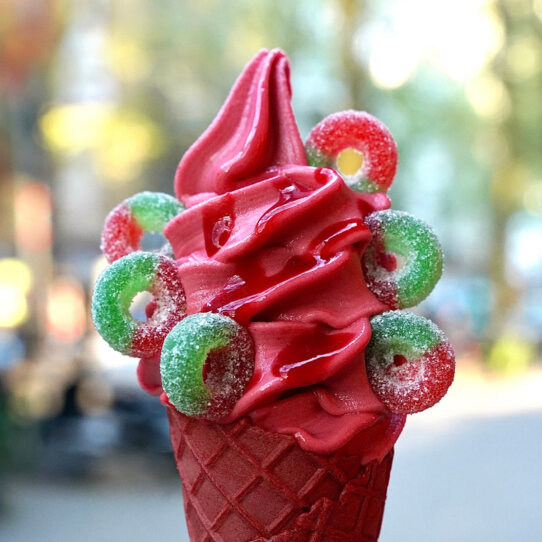 Sweet Sins (2) Sweet Sins (2)