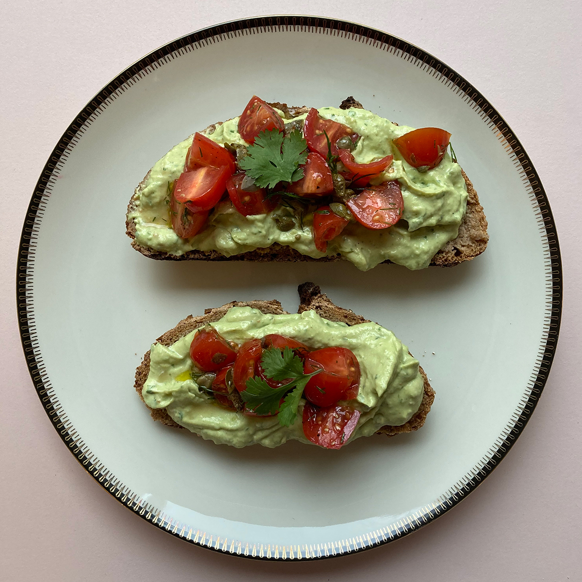 Kafi Ö, Avocado-Cherrytomate