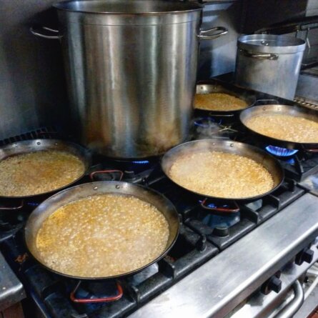 Restaurant CruiX Barcelona Paella Herd