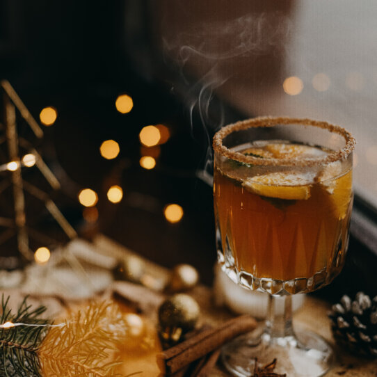Gluehwein I Photo by Natali Hordiiuk on Unsplash (1)