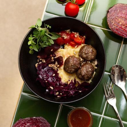 meatballery-traditional-beef-bowl01-2