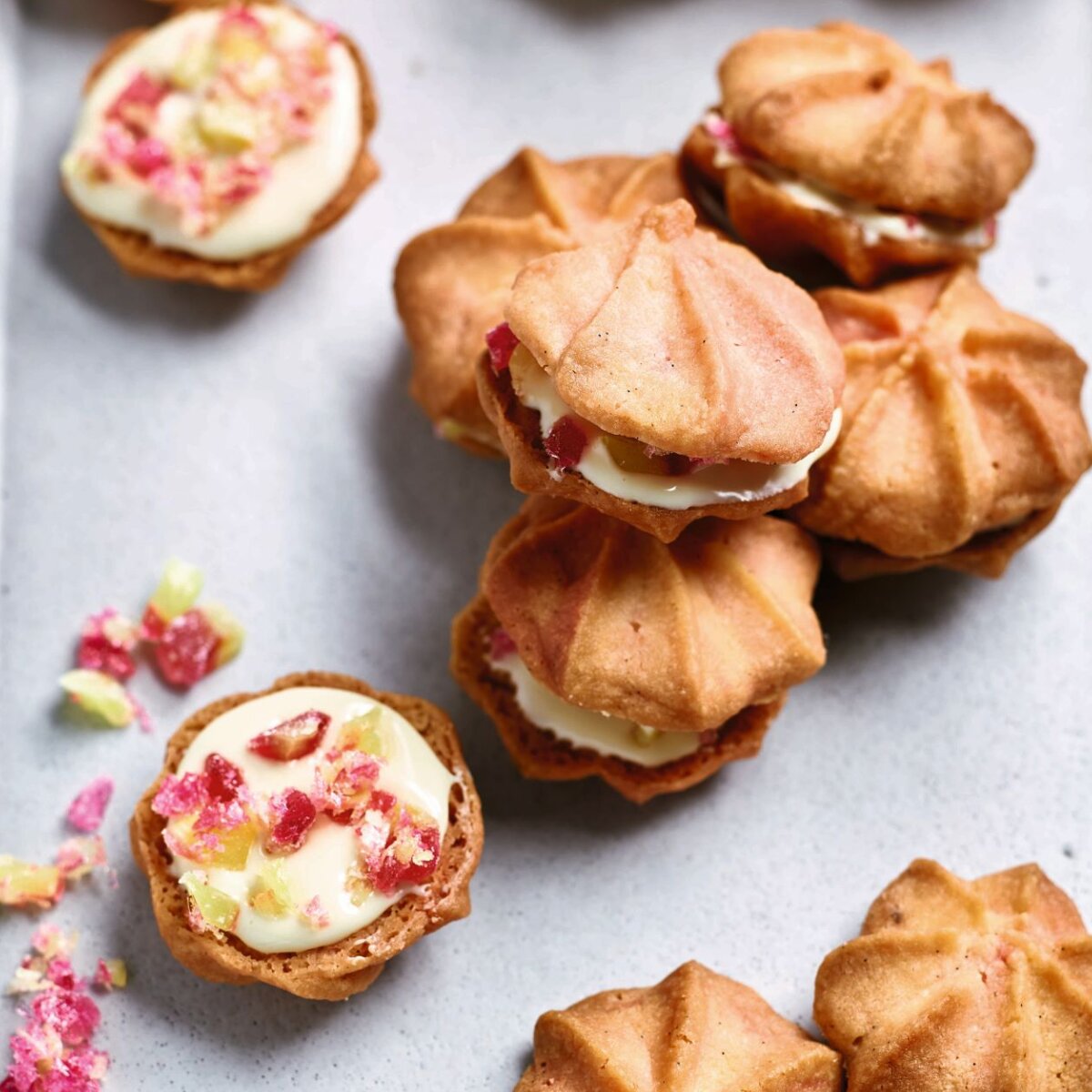 Nadiya_Rhabarber-Creme-Ksschen_c_Chris Terry