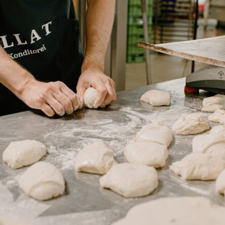Vuaillat Zuerich Handarbeit