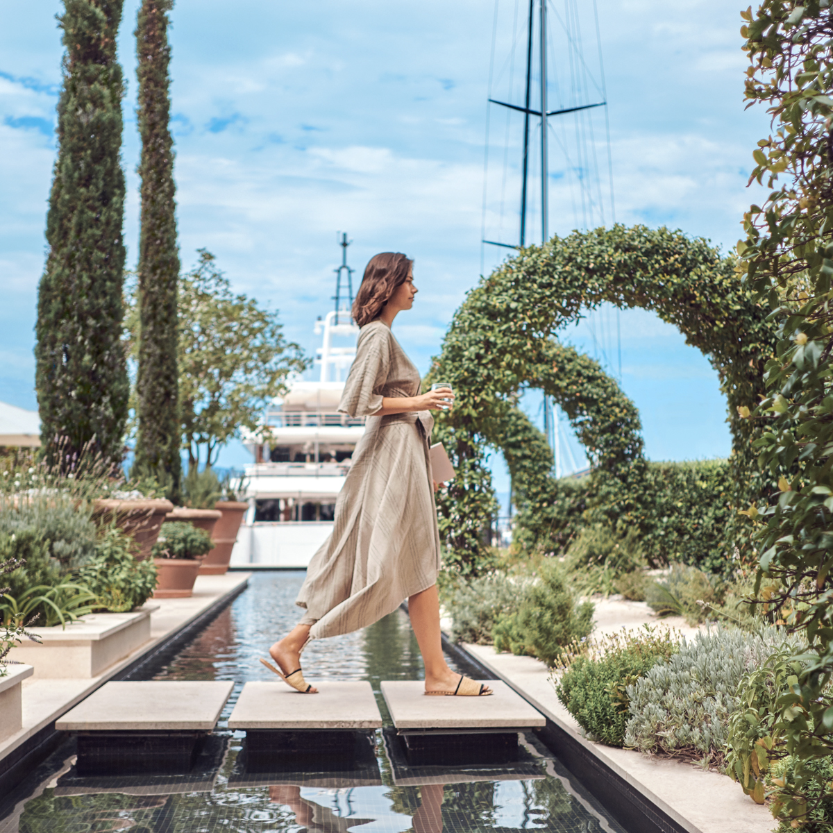 10A Lifestyle Onyx Bar and Garden©Regent Porto Montenegro