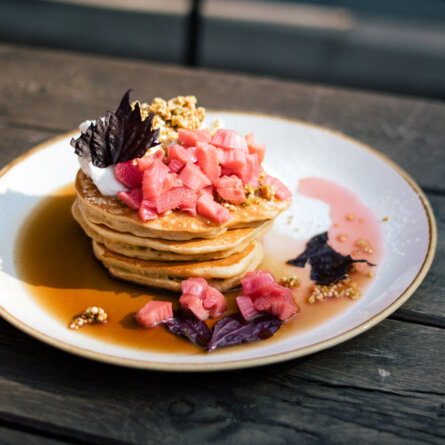 Pancake mit Rhababer 21 gramm Neukoelln