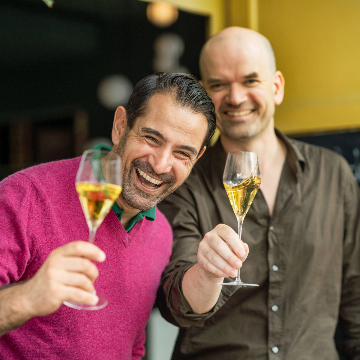 deutscher Winzersekt und Männer