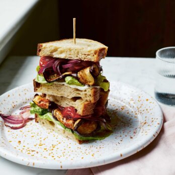 Vegan aus dem Ofen_Sandwich mit Ofengemuse © © Luke Albert Vegan aus dem Ofen_Sandwich mit Ofengemuse