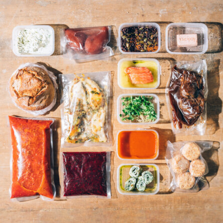 Voila - Troyka - 01 Verpackt