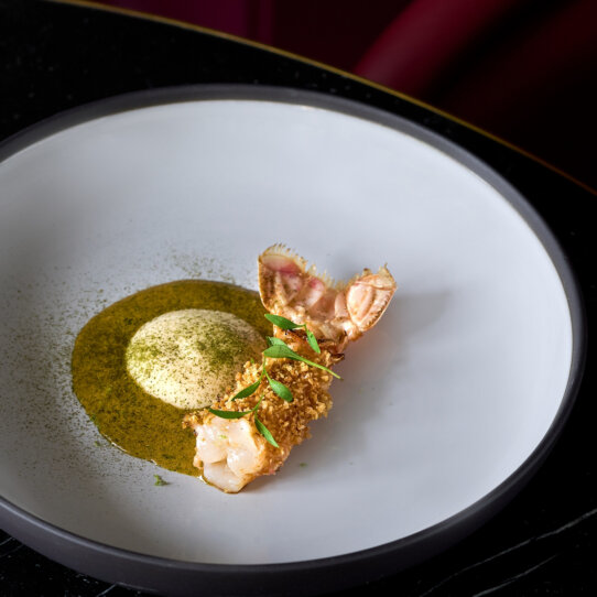 Alois Dallmayr Fine Dining I Gericht Langostino I Pandan I Annette Sandner (1) Alois Dallmayr Fine Dining I Gericht Langostino I Pandan I Annette Sandner (1)