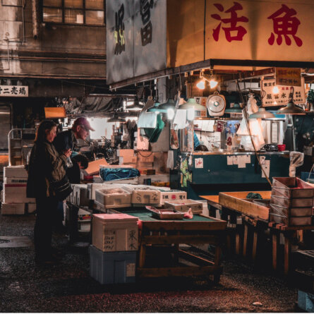 Japan I Fischmarkt Tsukiji Market I Photo by Michael DeMarco on Unsplash