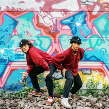 wysiwyg_Presse_Ausstellungen_ESWB_Die_Crime_Partner_CCCP_CanTwo_und_Jase_1988_vor_ihren_Pieces_bei_Pein_Pein_in_Halstenbek_Foto_Fedor_Wildhardt_EINE_STADT_WIRD_BUNT(1) wysiwyg_Presse_Ausstellungen_ESWB_Die_Crime_Partner_CCCP_CanTwo_und_Jase_1988_vor_ihren_Pieces_bei_Pein_Pein_in_Halstenbek_Foto_Fedor_Wildhardt_EINE_STADT_WIRD_BUNT(1)