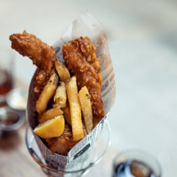 Fish & Chips _ Foto von Christoffer Engström auf Unsplash Fish & Chips _ Foto von Christoffer Engström auf Unsplash