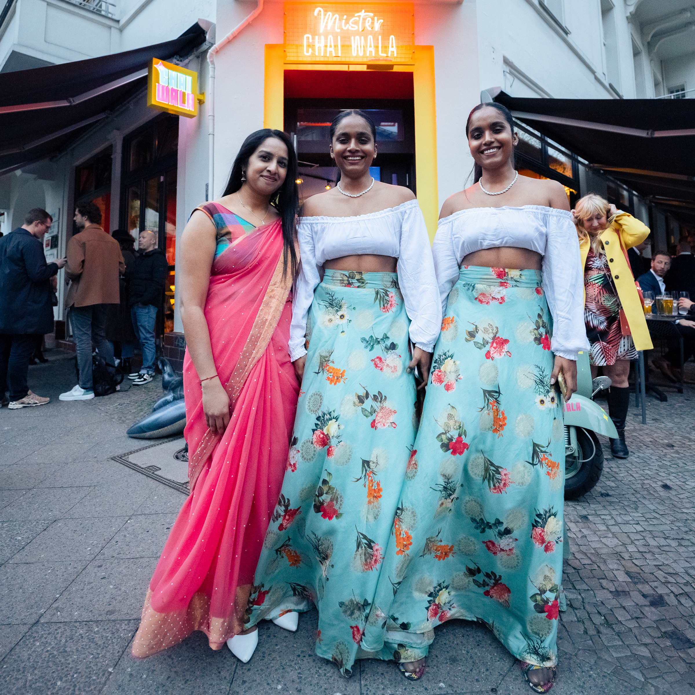 Mr. Chai Wala I Team I Foto - Suzi Mue