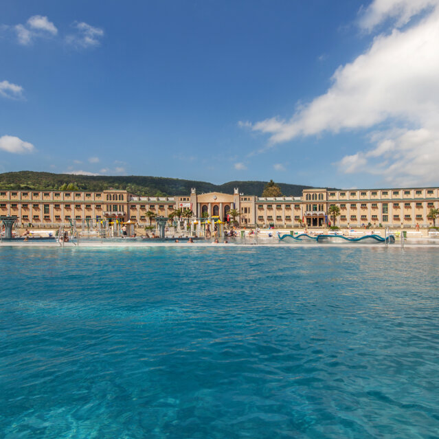 Österreich I Thermalstrandbad-Baden_GG-Tourismus-der-Stadtgemeinde-Baden_Romana-Fuernkranz