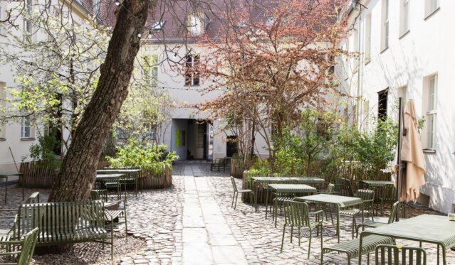 Café Bravo breit Café Bravo breit