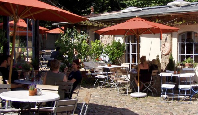 Hofcafe-Mutter-Fourage-breit Hofcafe-Mutter-Fourage-breit