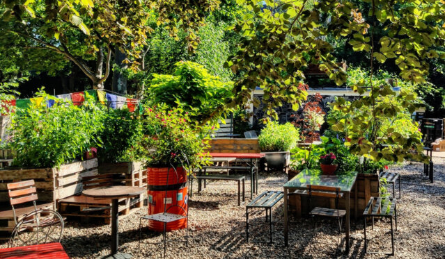 Laax Outdoor Café + Biergarten Schöneberg-10 Laax Outdoor Café + Biergarten Schöneberg-10