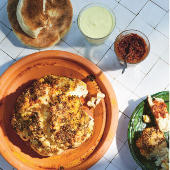 Blumenkohl mit Honig & Zatar DK Verlag Foto David Japy © DK Verlag/David Japy, Rezepte: Abdel Alaoui Blumenkohl mit Honig & Zatar DK Verlag Foto David Japy