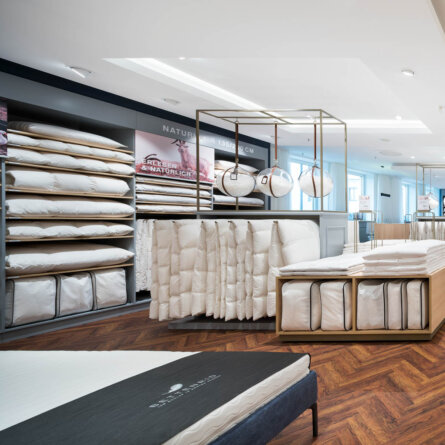 Bettenrid Theatinerstraße München-17