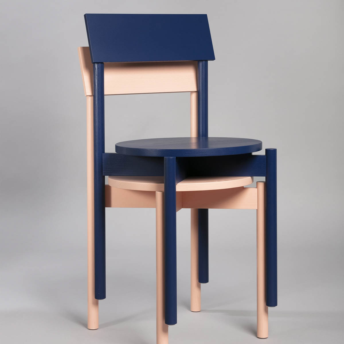 blickfang_designmesse_zuerich_2023_Studio Krach_Sihl Stuhl_Studio_Full_S_13-min