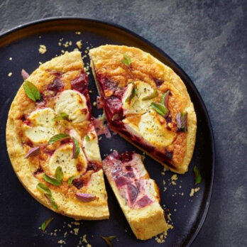 Quiche mit roter Beete und Mohn_School of Taste Veggie