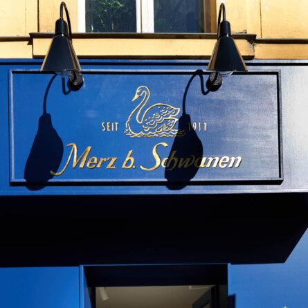 Merz bei Schwanen Berlin-1