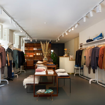 Merz bei Schwanen Berlin-4