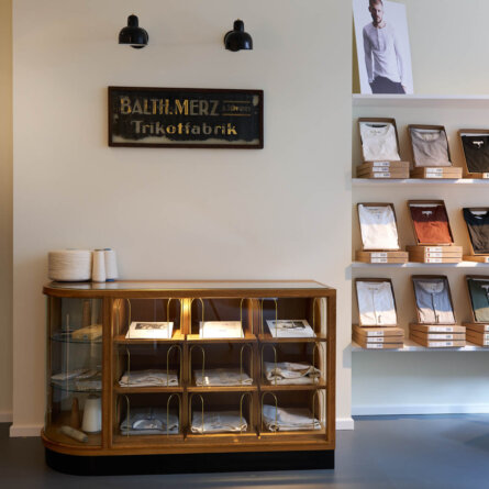 Merz bei Schwanen Berlin-7