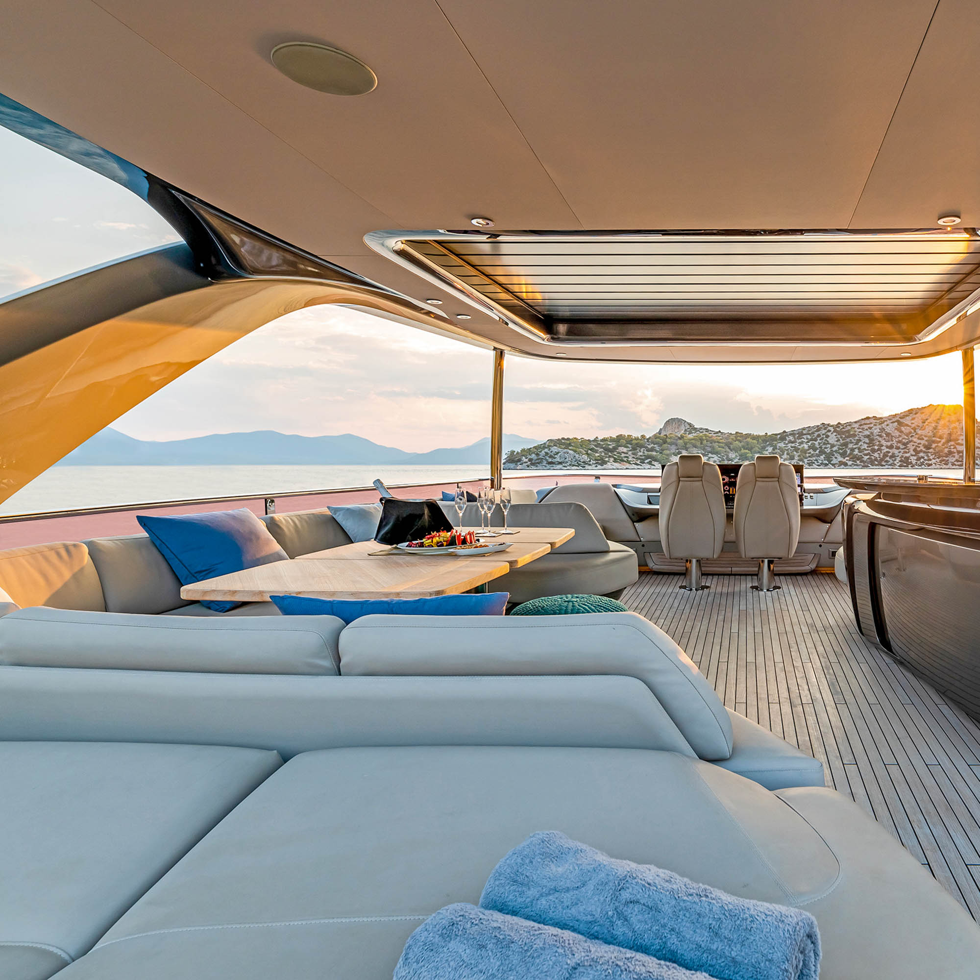 Yachtcharter mit Crew I Motoryachten-7