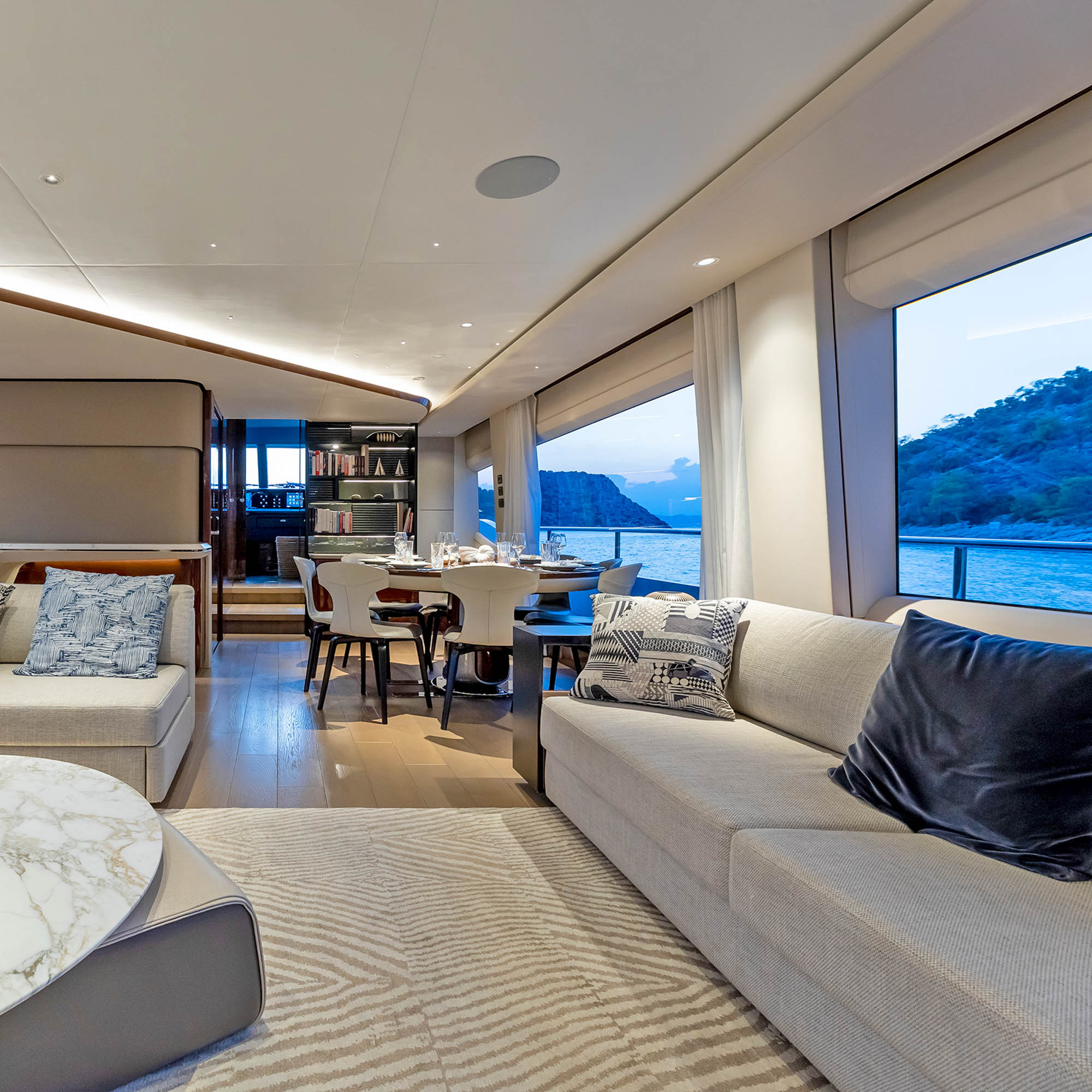 Yachtcharter mit Crew I Motoryachten