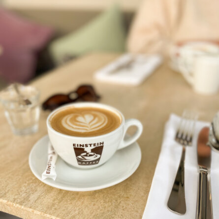 Einstein Mommseneck Charlottenburg-08