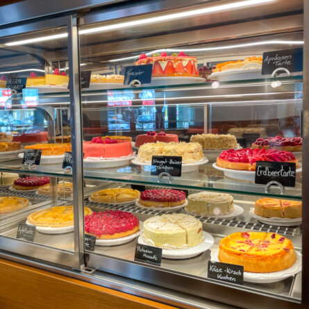 Einstein Mommseneck Charlottenburg-10