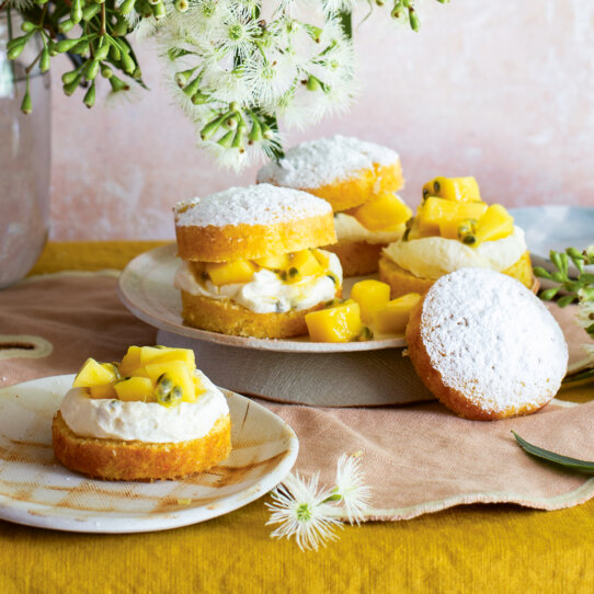 Cream Cakes Mango ©Matilda Pamment