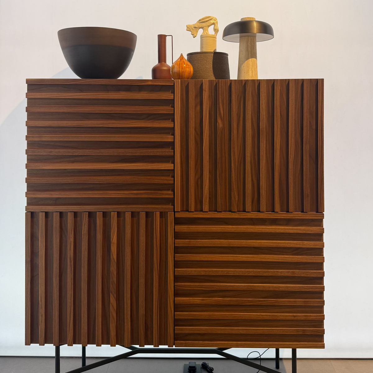 Holzschrank ©Nikolas Feireiss