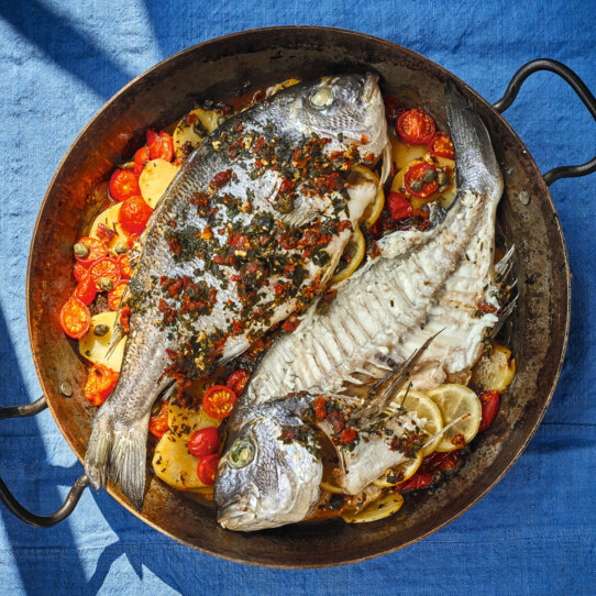 orata-al-pomodoro-patate-e-vermentino
