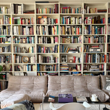 Bücherregal ©Lukas Feireiss-2