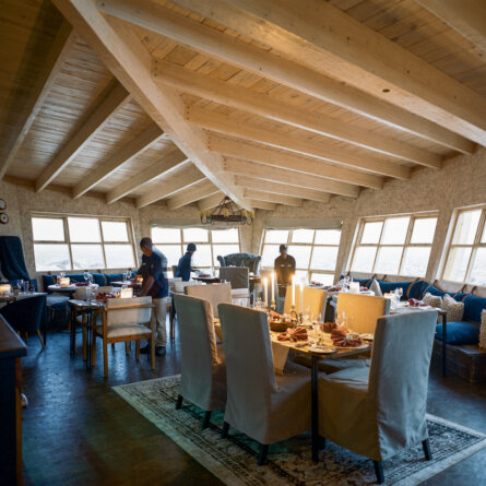 12 Shipwreck Lodge - Dining room