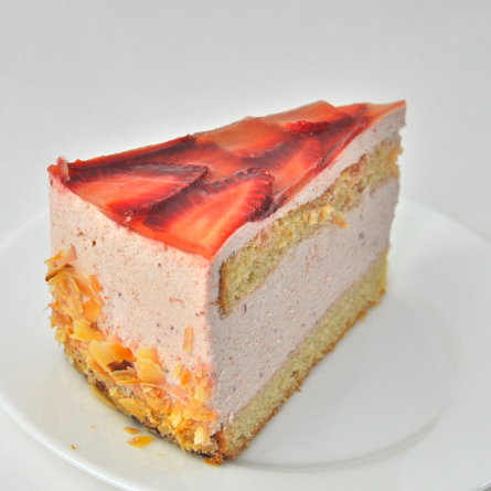 Eis-Voh-glutenfrei-Kuchen-Erdbeer-Sahne-Torte