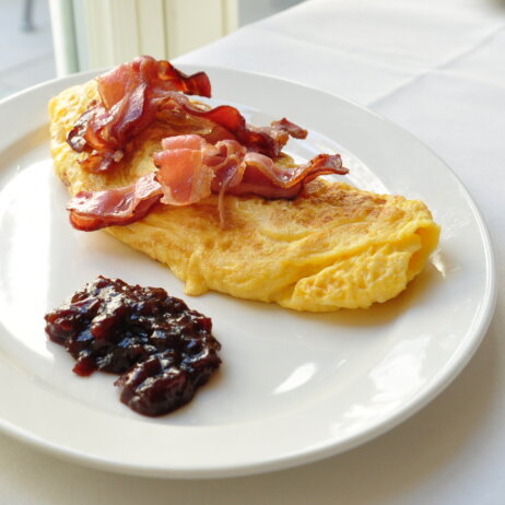 Kaffeehaus-Grosz-Berlin-Fruehstueck-Omlette-Tomatenmarmelade