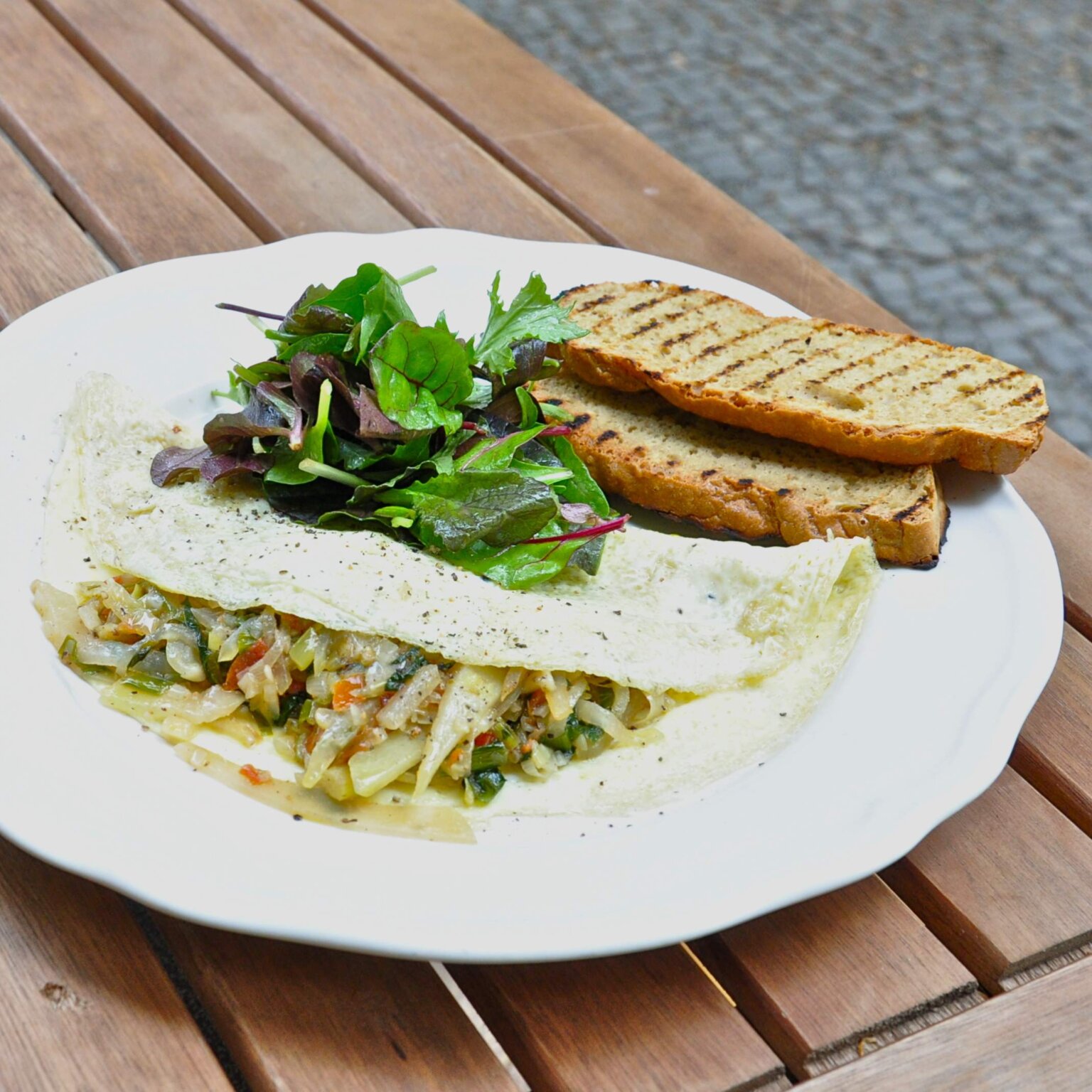 Sauvage-Berlin-Paleo-Restaurant-Fruehstueck-Omlette-Gemuese