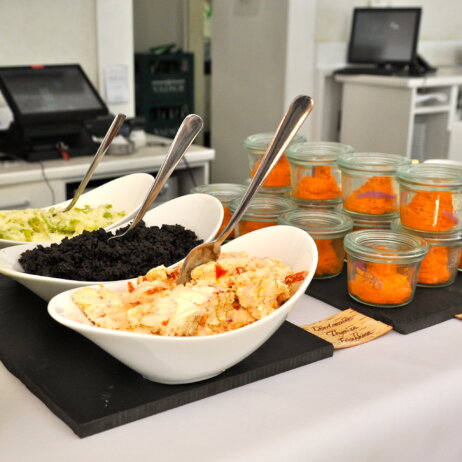 Schneeweiss-Berlin- Fruehstueck-Brunch-Obazda