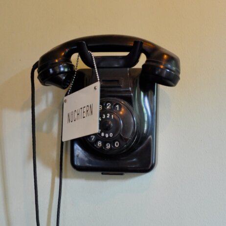 Kaiserdiele-Berlin-Friedenau-Bar-Weingarten-Telefon