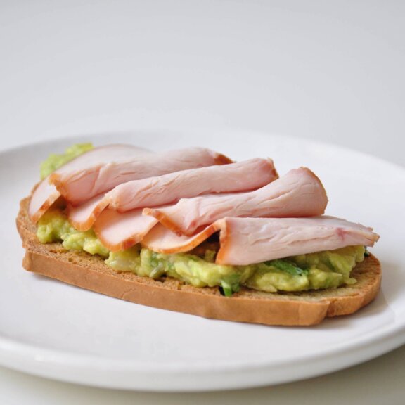 Paleo-Sandwich-Putenbrust-Guacamole