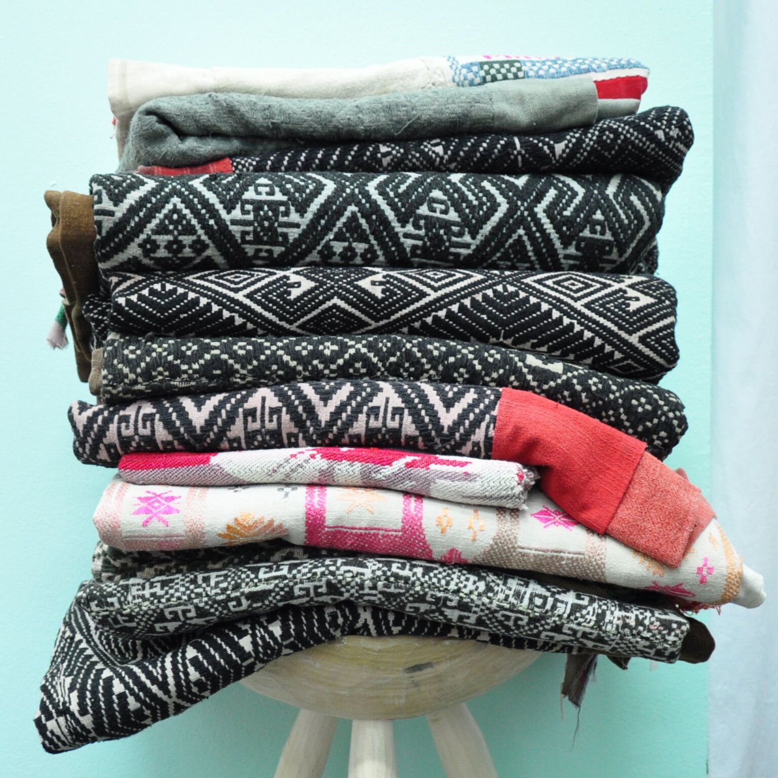 International-Wardrobe-Berlin-Folkloristische-Tücher