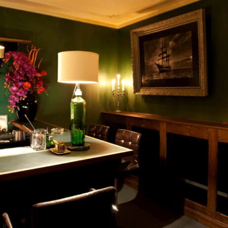 The-G&T-Bar-Gin-Tonic-Berlin-Lampe