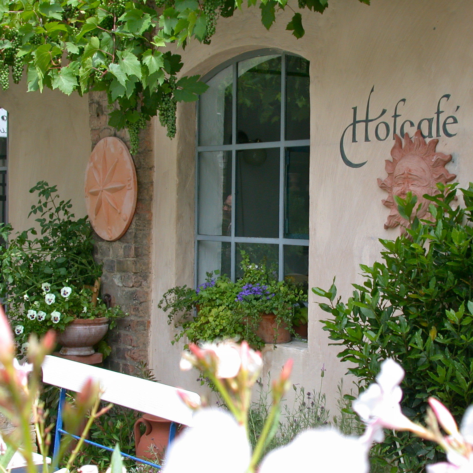 Hofcafe-Mutter-Fourage-Berlin-Wannsee-Cafe