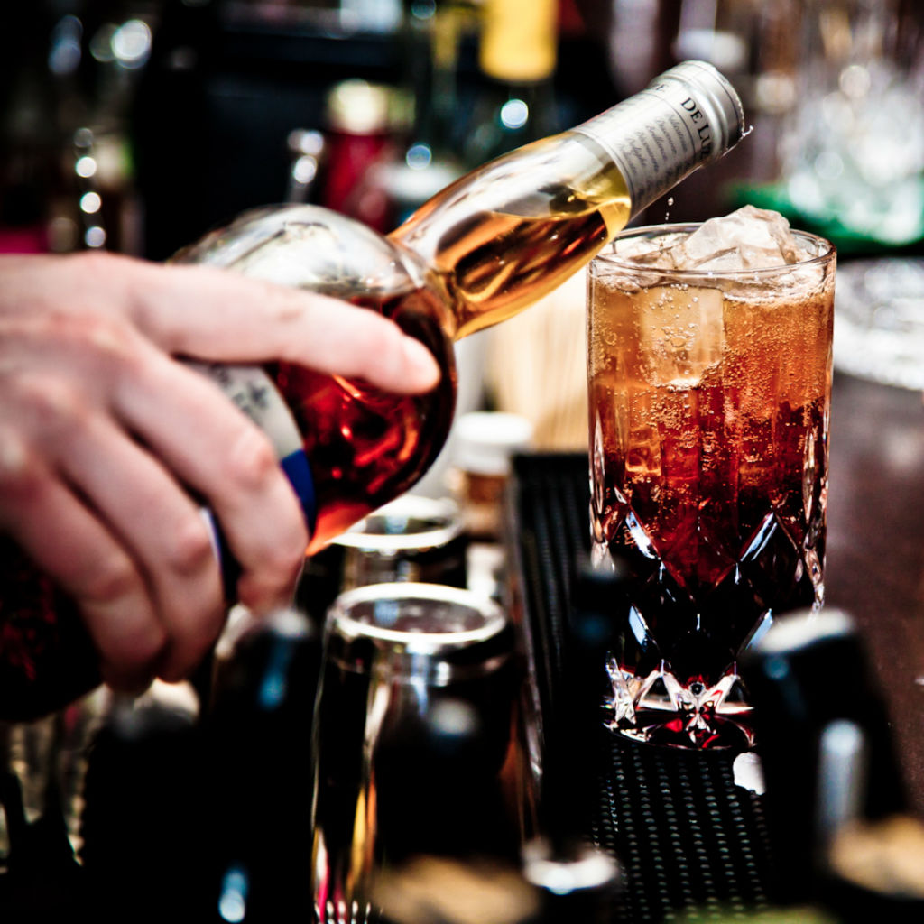 italiensk Barmhjertige Kom op Top Bars mit den besten Cocktails der Stadt - Berlin | CREME GUIDES