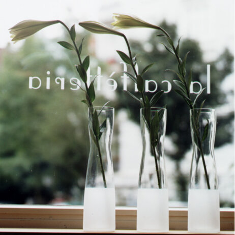 Lacaffetteria_fenster_vase