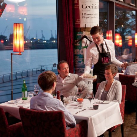 CARLS-Brasserie-Restaurant-Hafenscity-Hamburg