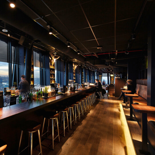 Clouds-Restaurant-Bar-Hamburg